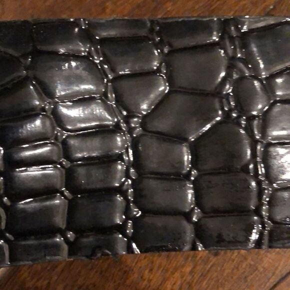 Black patent reptile pattern plastic wide belt - Picture 2 of 2